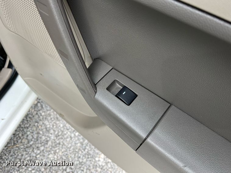 image for item LI9710 2010 Ford Fusion SE