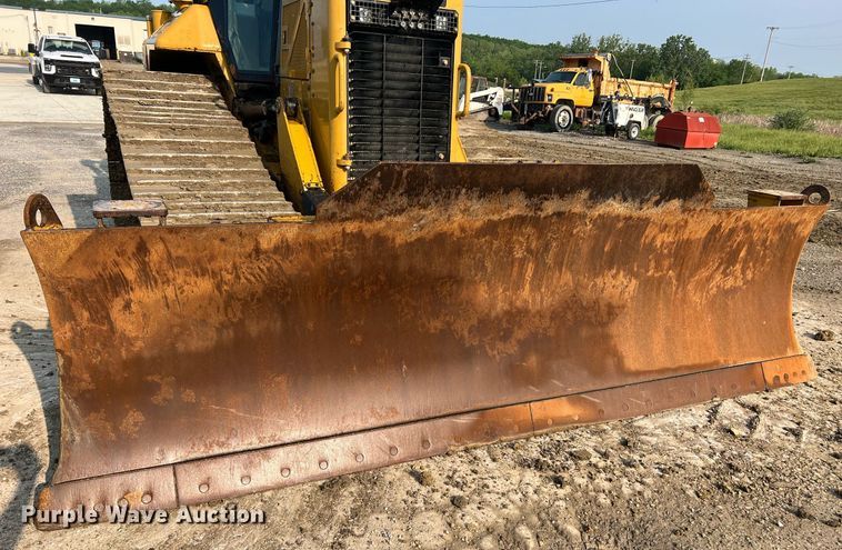 image for item LI9775 2014 Caterpillar D6N LGP  dozer