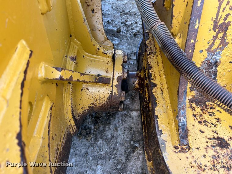 image for item LI9775 2014 Caterpillar D6N LGP  dozer