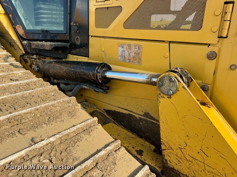 image for item LI9775 2014 Caterpillar D6N LGP  dozer