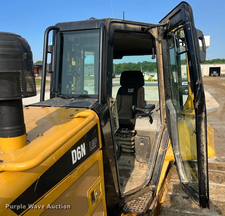 image for item LI9775 2014 Caterpillar D6N LGP  dozer