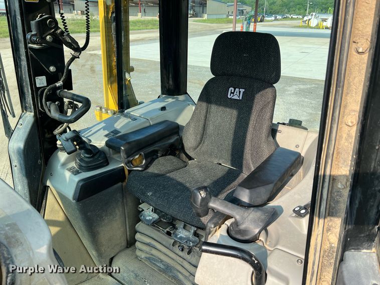 image for item LI9775 2014 Caterpillar D6N LGP  dozer