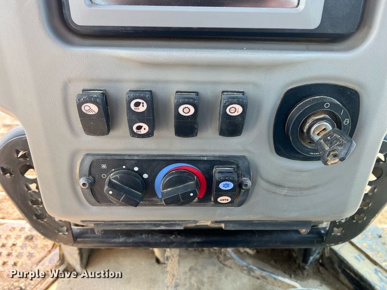 image for item LI9775 2014 Caterpillar D6N LGP  dozer