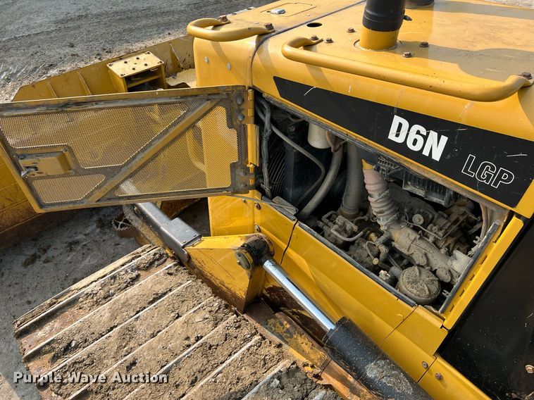 image for item LI9775 2014 Caterpillar D6N LGP  dozer