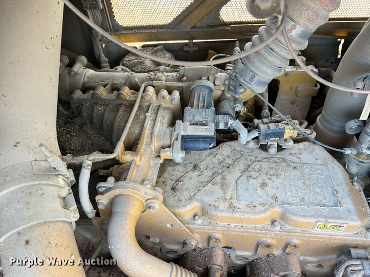 image for item LI9775 2014 Caterpillar D6N LGP  dozer