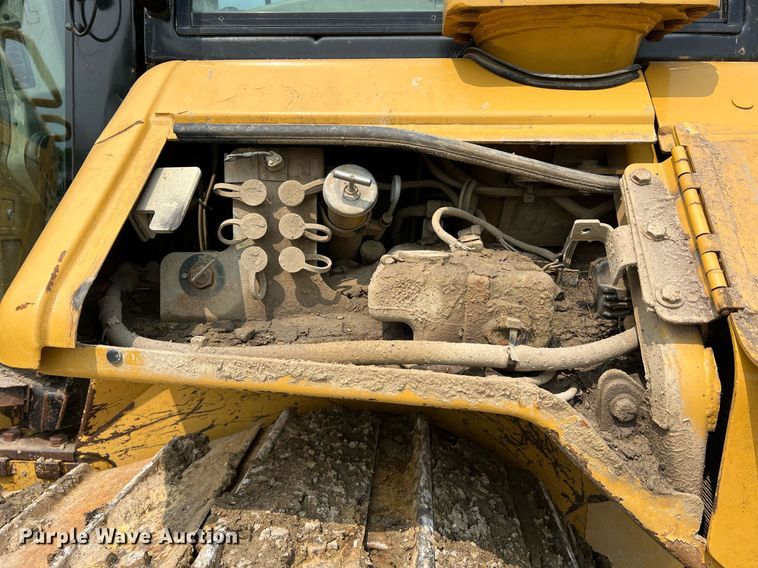 image for item LI9775 2014 Caterpillar D6N LGP  dozer