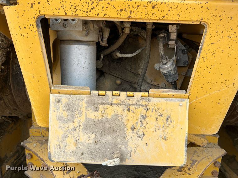 image for item LI9775 2014 Caterpillar D6N LGP  dozer