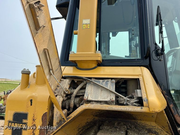 image for item LI9775 2014 Caterpillar D6N LGP  dozer