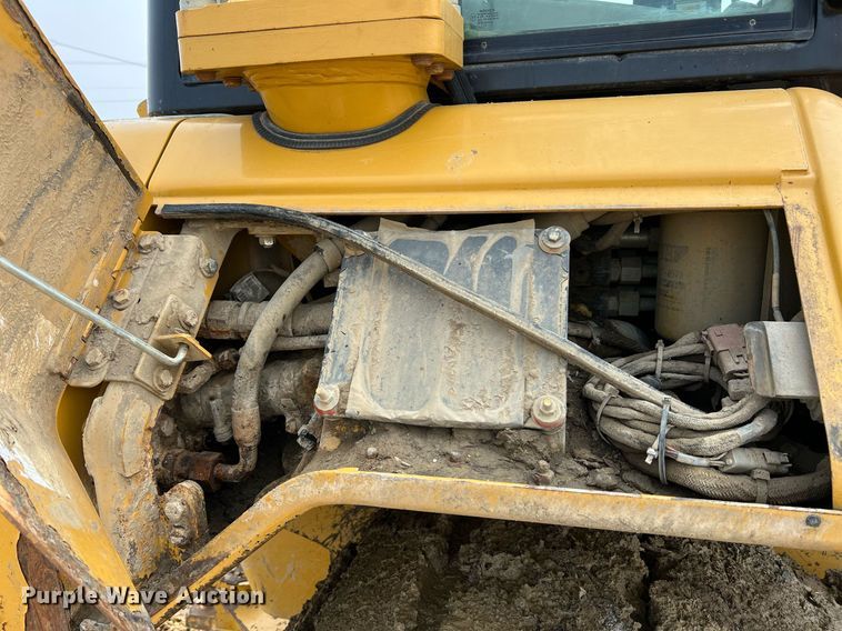image for item LI9775 2014 Caterpillar D6N LGP  dozer