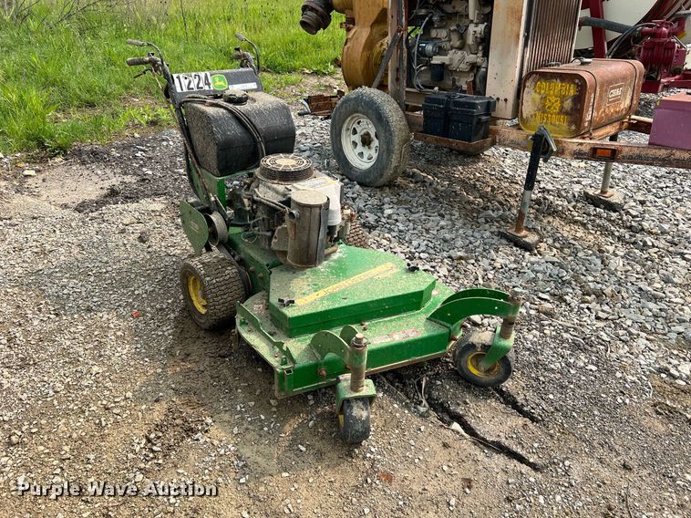 image for item LI9776 John Deere WG36A  lawn mower