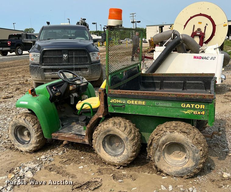 image for item LI9780 John Deere Gator 6X4  utility vehicle
