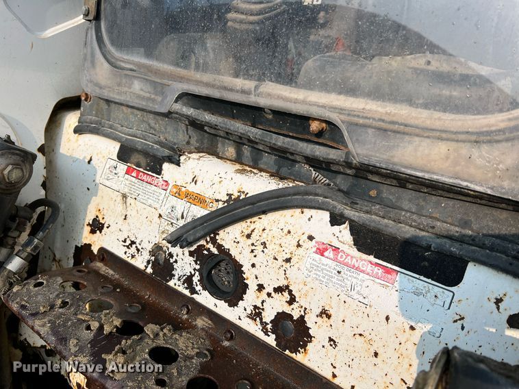 image for item LI9781 2008 Bobcat T250  tracked skid steer loader