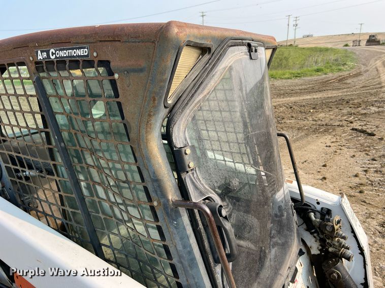 image for item LI9781 2008 Bobcat T250  tracked skid steer loader