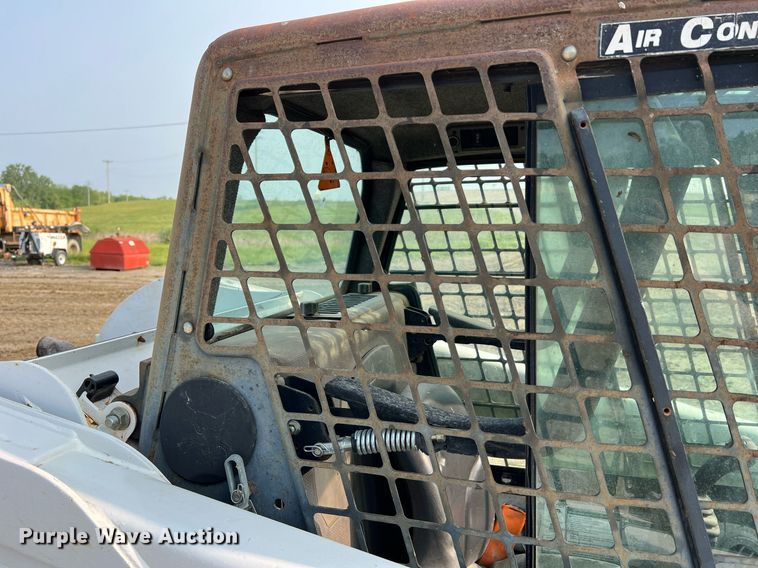 image for item LI9781 2008 Bobcat T250  tracked skid steer loader