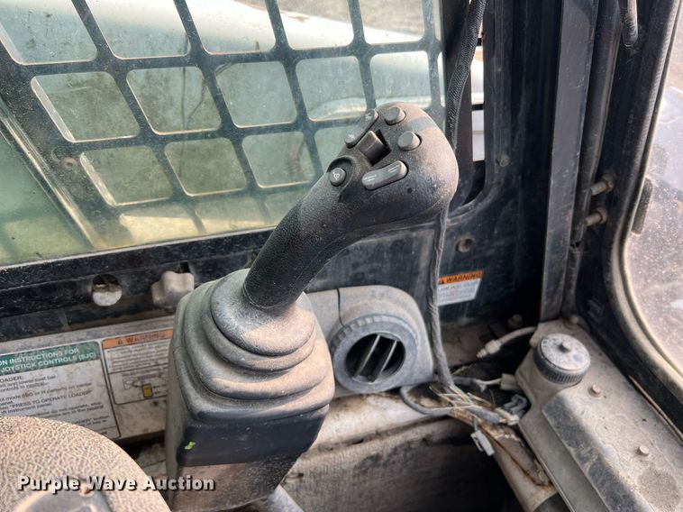 image for item LI9781 2008 Bobcat T250  tracked skid steer loader