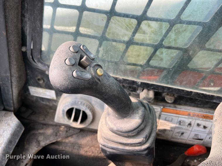 image for item LI9781 2008 Bobcat T250  tracked skid steer loader