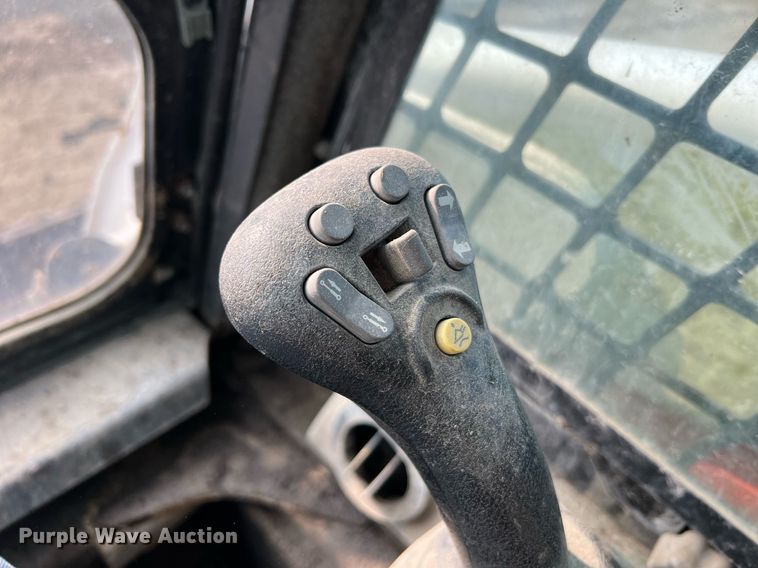 image for item LI9781 2008 Bobcat T250  tracked skid steer loader