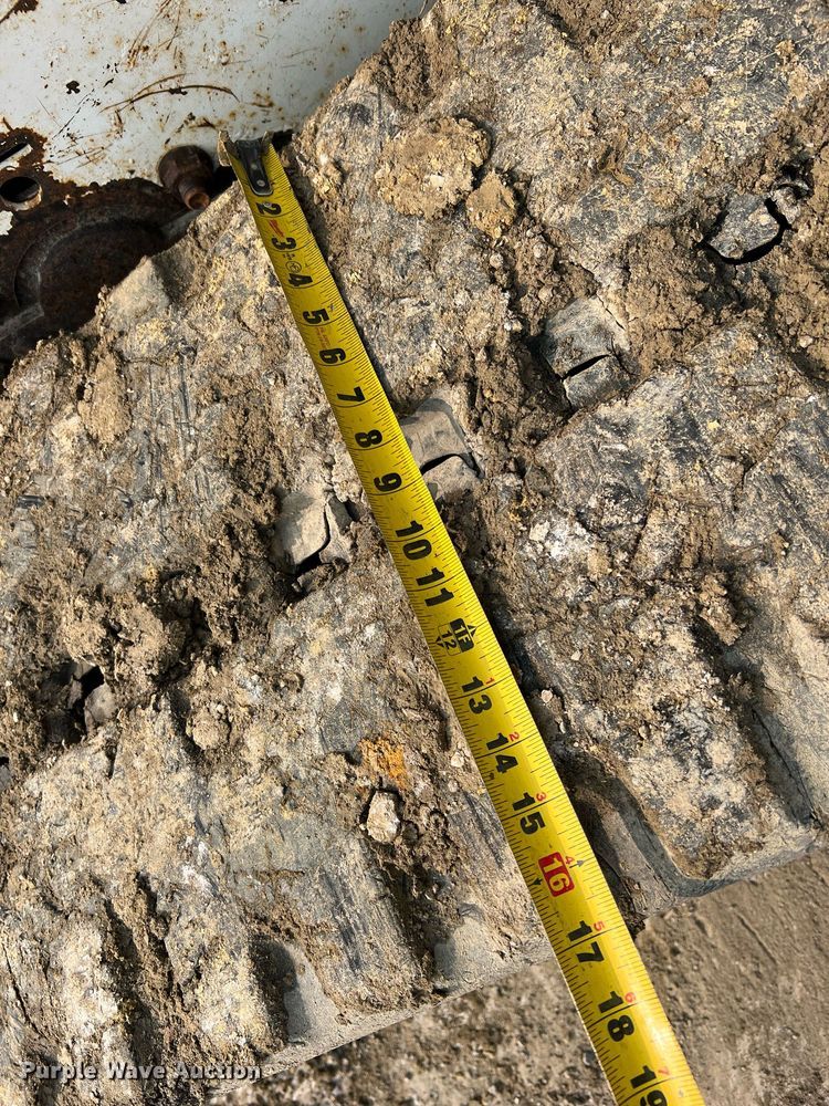 image for item LI9781 2008 Bobcat T250  tracked skid steer loader