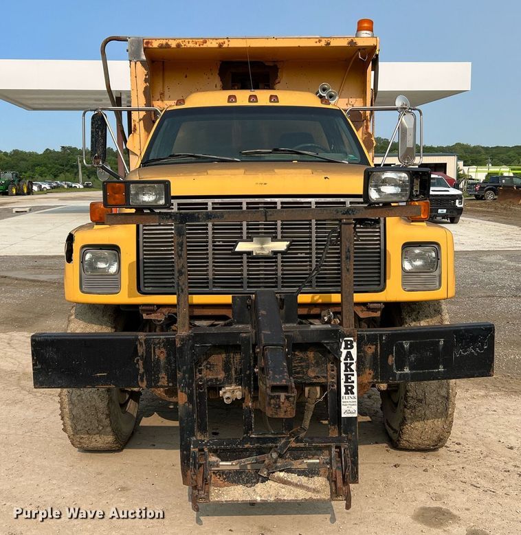 image for item LI9782 2002 Chevrolet C8500  dump truck