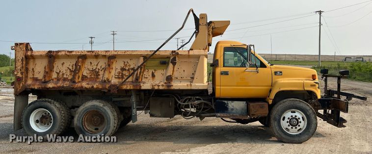 image for item LI9782 2002 Chevrolet C8500  dump truck