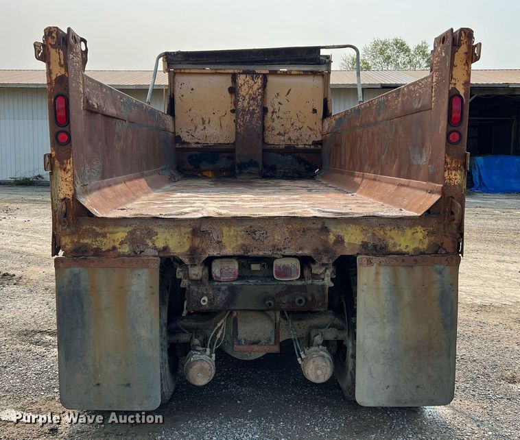 image for item LI9782 2002 Chevrolet C8500  dump truck