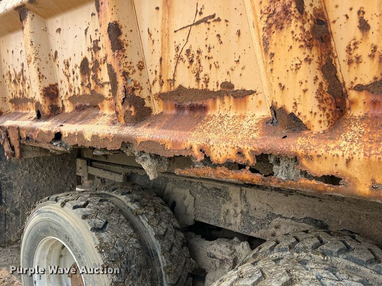 image for item LI9782 2002 Chevrolet C8500  dump truck