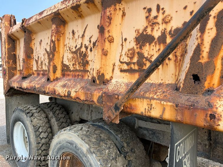 image for item LI9782 2002 Chevrolet C8500  dump truck