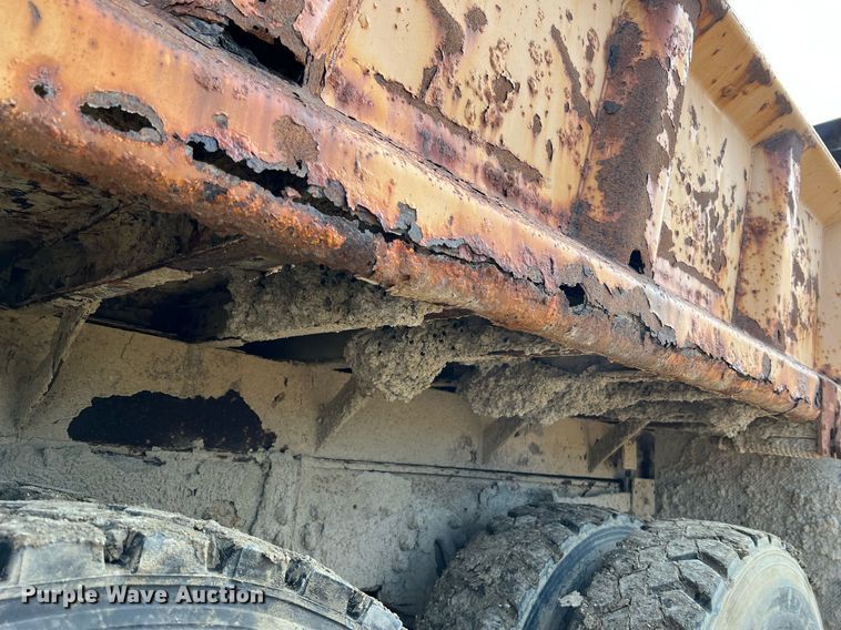 image for item LI9782 2002 Chevrolet C8500  dump truck