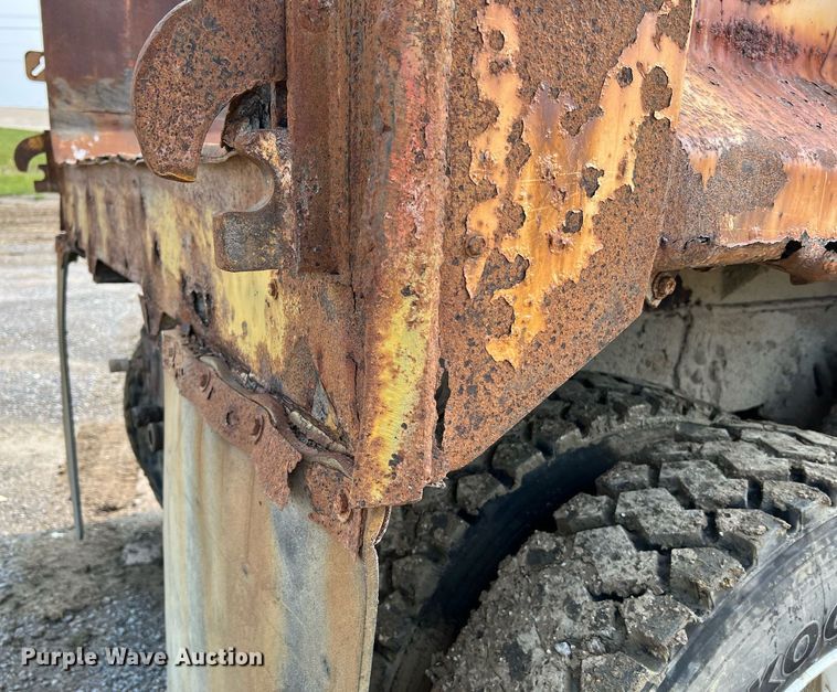 image for item LI9782 2002 Chevrolet C8500  dump truck