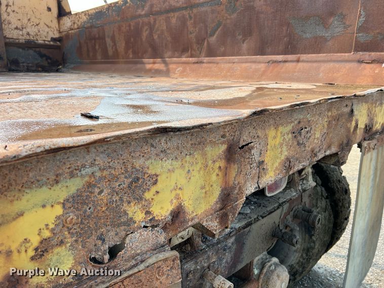 image for item LI9782 2002 Chevrolet C8500  dump truck