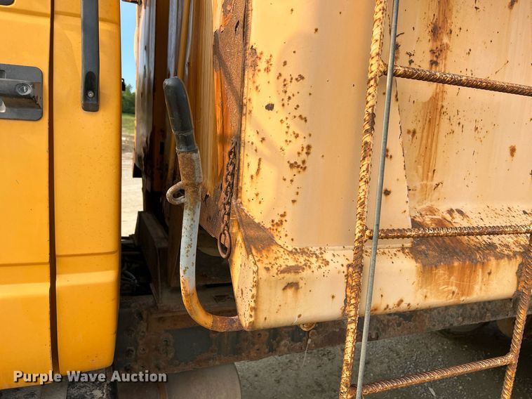 image for item LI9782 2002 Chevrolet C8500  dump truck