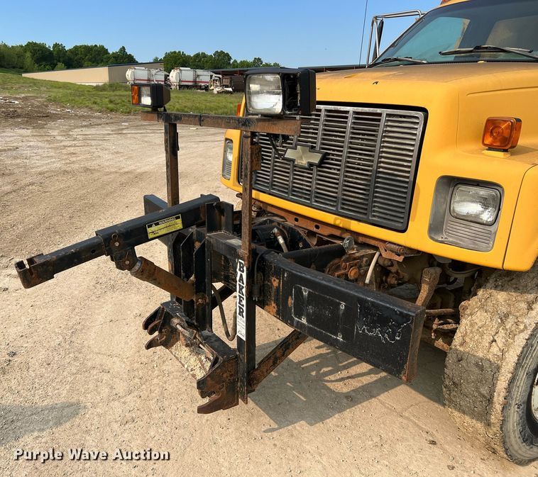 image for item LI9782 2002 Chevrolet C8500  dump truck