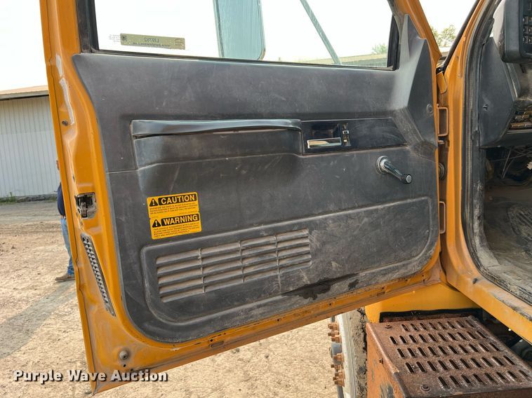 image for item LI9782 2002 Chevrolet C8500  dump truck