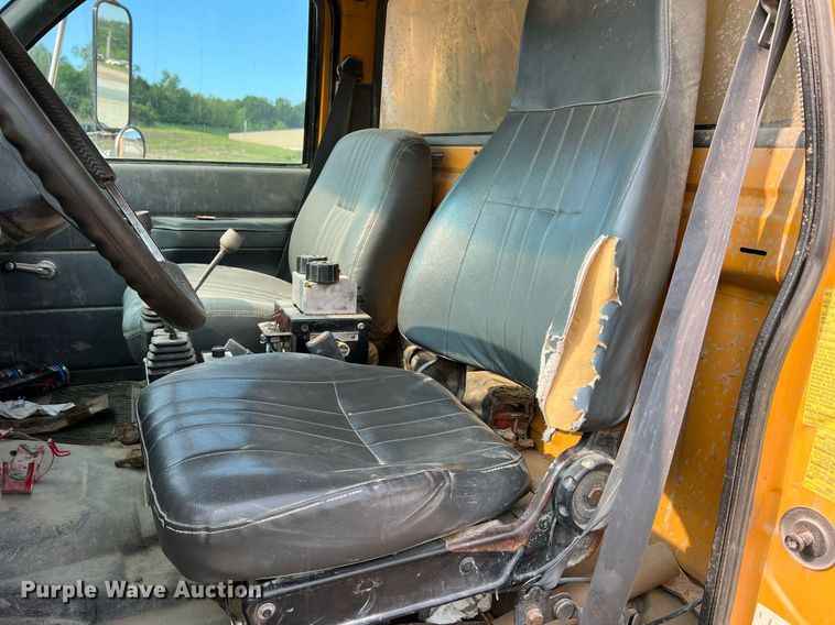 image for item LI9782 2002 Chevrolet C8500  dump truck