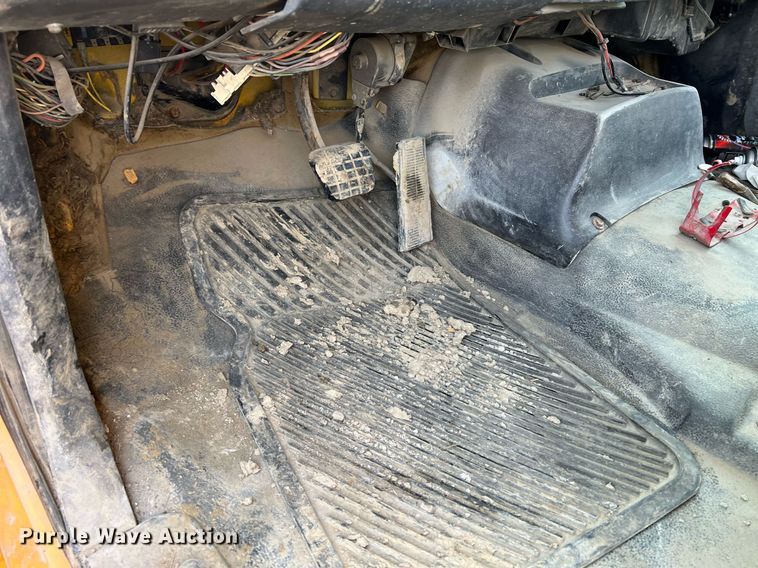 image for item LI9782 2002 Chevrolet C8500  dump truck