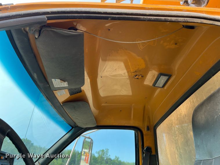 image for item LI9782 2002 Chevrolet C8500  dump truck