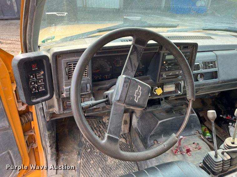 image for item LI9782 2002 Chevrolet C8500  dump truck