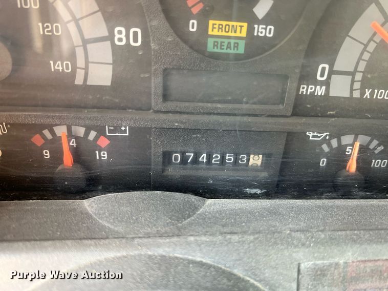 image for item LI9782 2002 Chevrolet C8500  dump truck