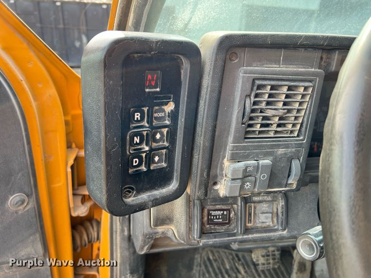 image for item LI9782 2002 Chevrolet C8500  dump truck