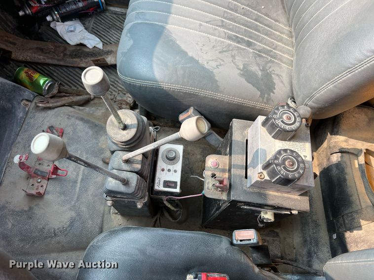 image for item LI9782 2002 Chevrolet C8500  dump truck