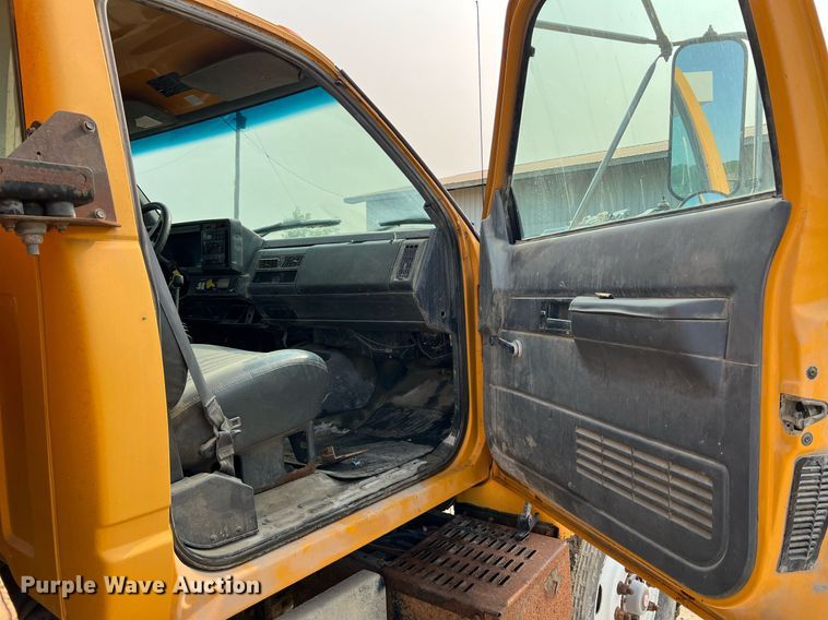 image for item LI9782 2002 Chevrolet C8500  dump truck