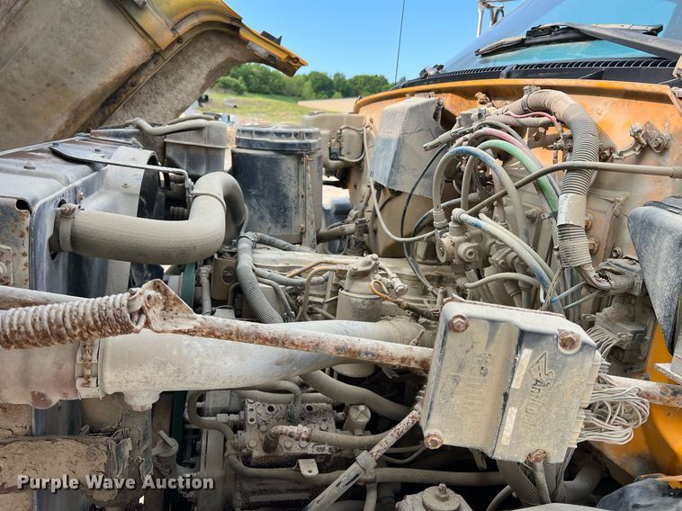 image for item LI9782 2002 Chevrolet C8500  dump truck