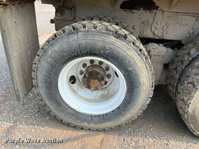 image for item LI9782 2002 Chevrolet C8500  dump truck