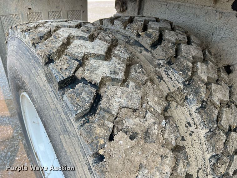 image for item LI9782 2002 Chevrolet C8500  dump truck