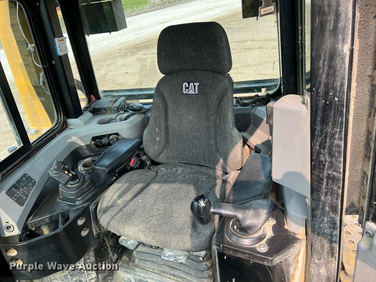 image for item LI9785 2018 Caterpillar D6T XW  dozer