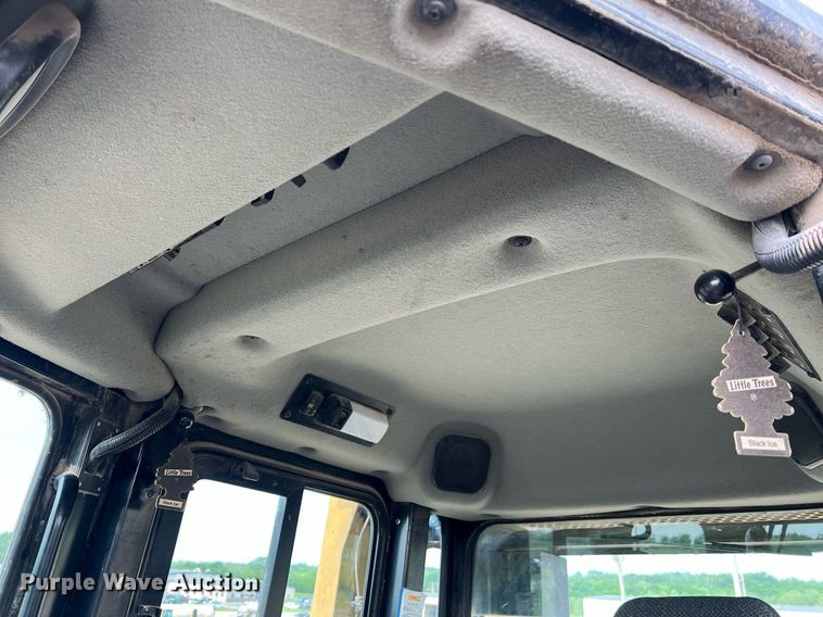 image for item LI9785 2018 Caterpillar D6T XW  dozer