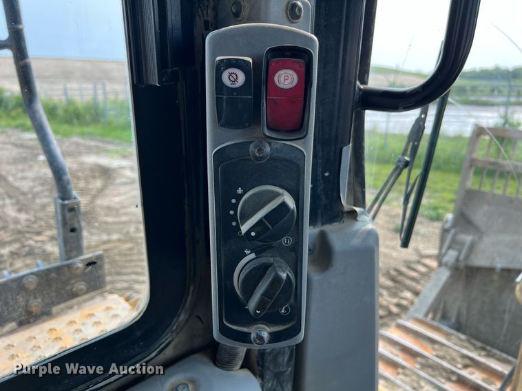 image for item LI9785 2018 Caterpillar D6T XW  dozer