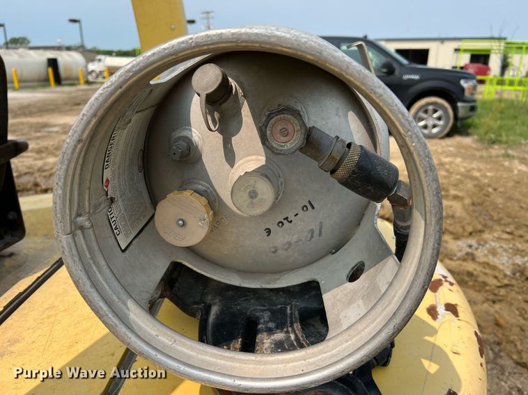 image for item LI9790 Hyster H50FT  forklift