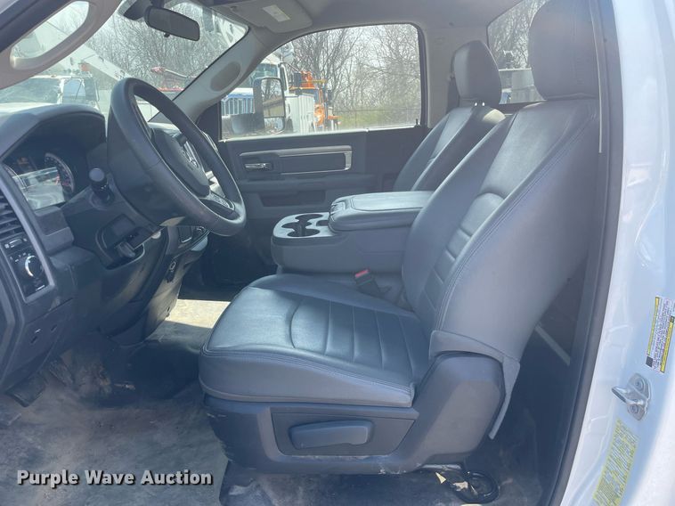 image for item LJ9601 2018 Dodge Ram 5500HD  truck cab and chassis