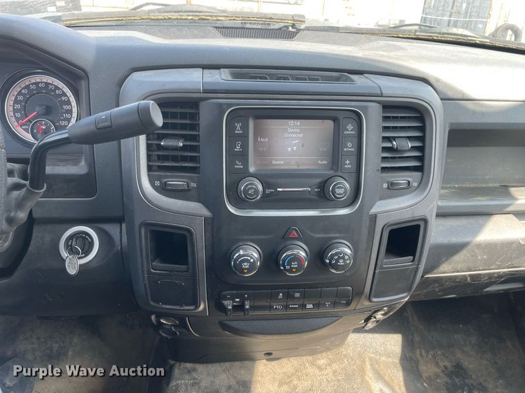 image for item LJ9601 2018 Dodge Ram 5500HD  truck cab and chassis